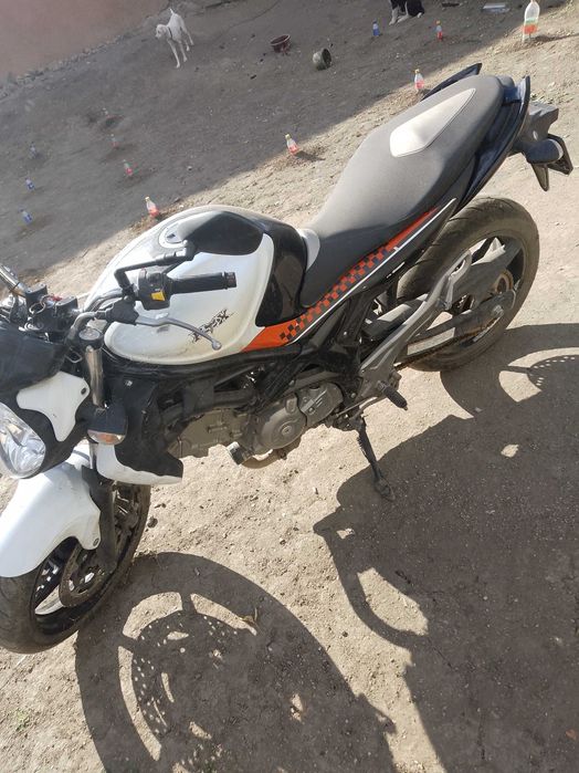 Suzuki Gladius An 2012
