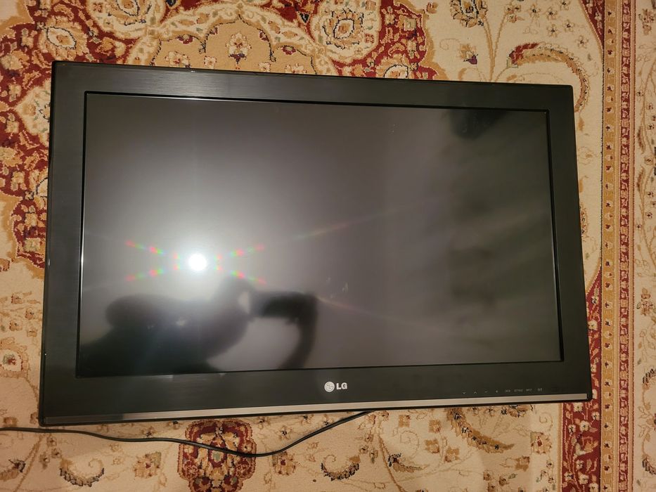 Продам телевизор марки LG