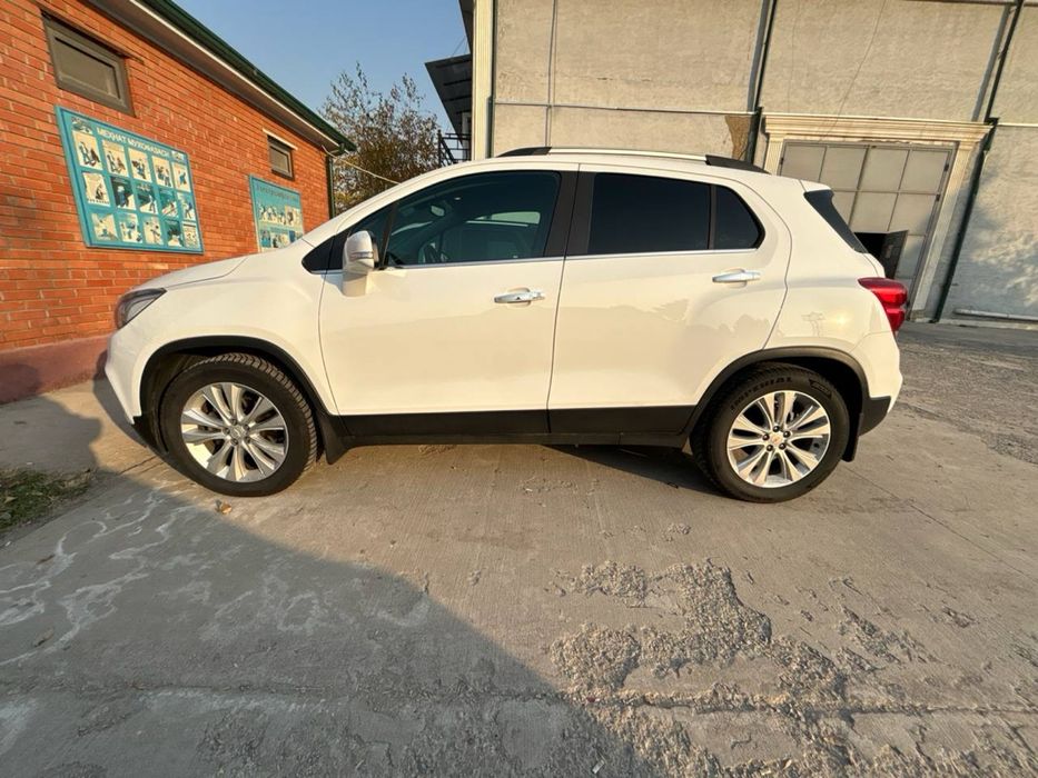 Treker 1 сотилади