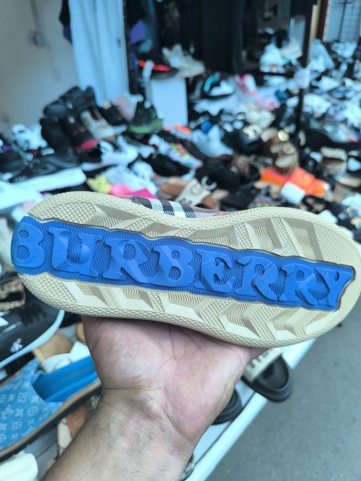 Burberry calitate superoferta lichidare stoc