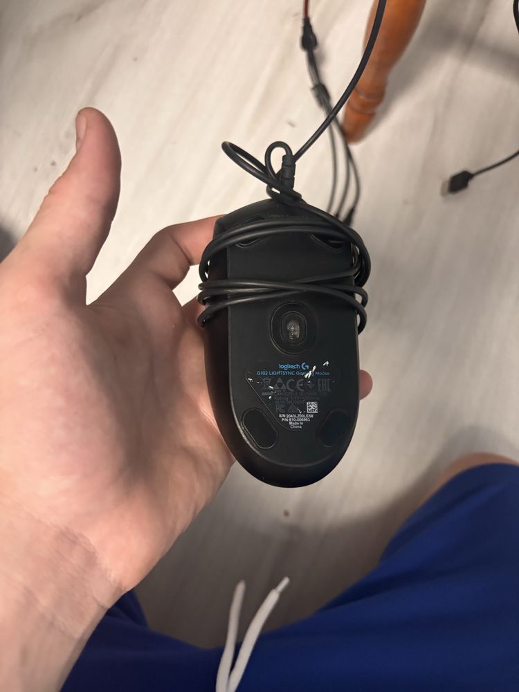 Vand 2 mouseuri de gaming