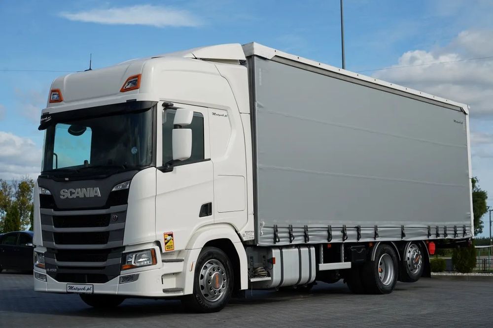 Scania R 450 / MEGA / 6x2 / CORTINĂ - 8,2 m / SOLO / PUNTE RIDICATĂ / PODEA REZISTENTĂ / NAVI /