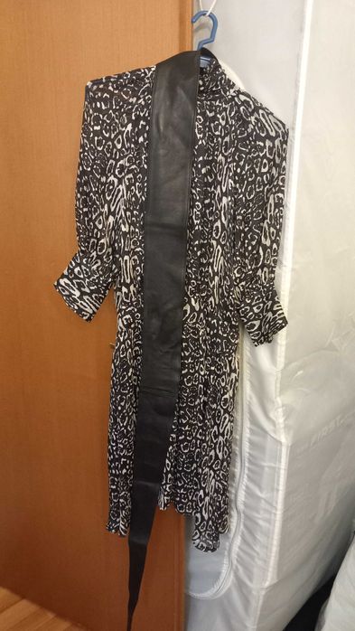 Rochie neagra cu model alb animal