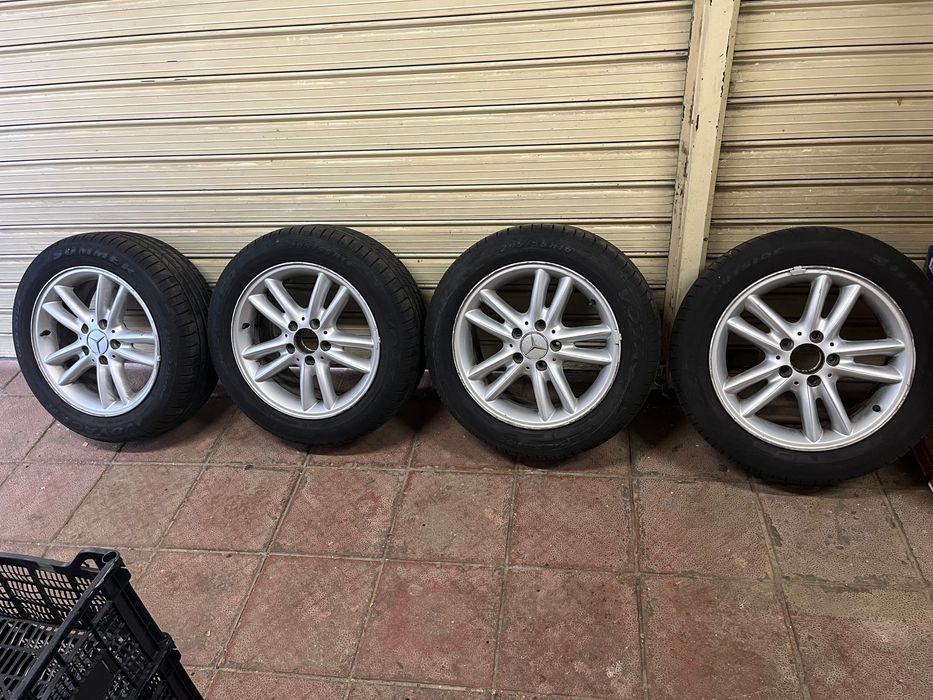 Оригинални джанти за Мерцедес със зимни гуми