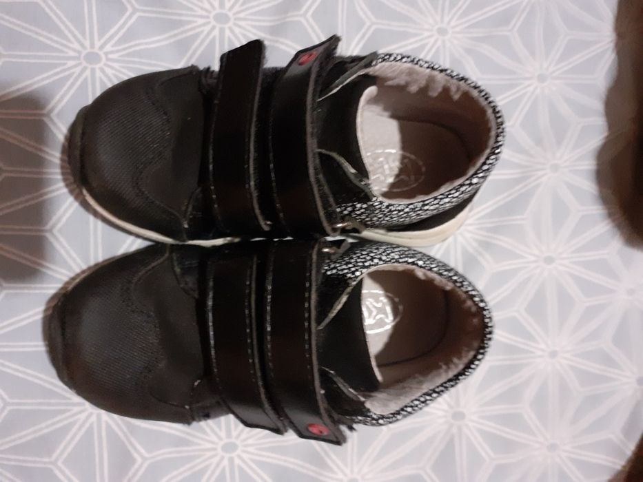 Маратонки Адидас и обувки Колев и Колев