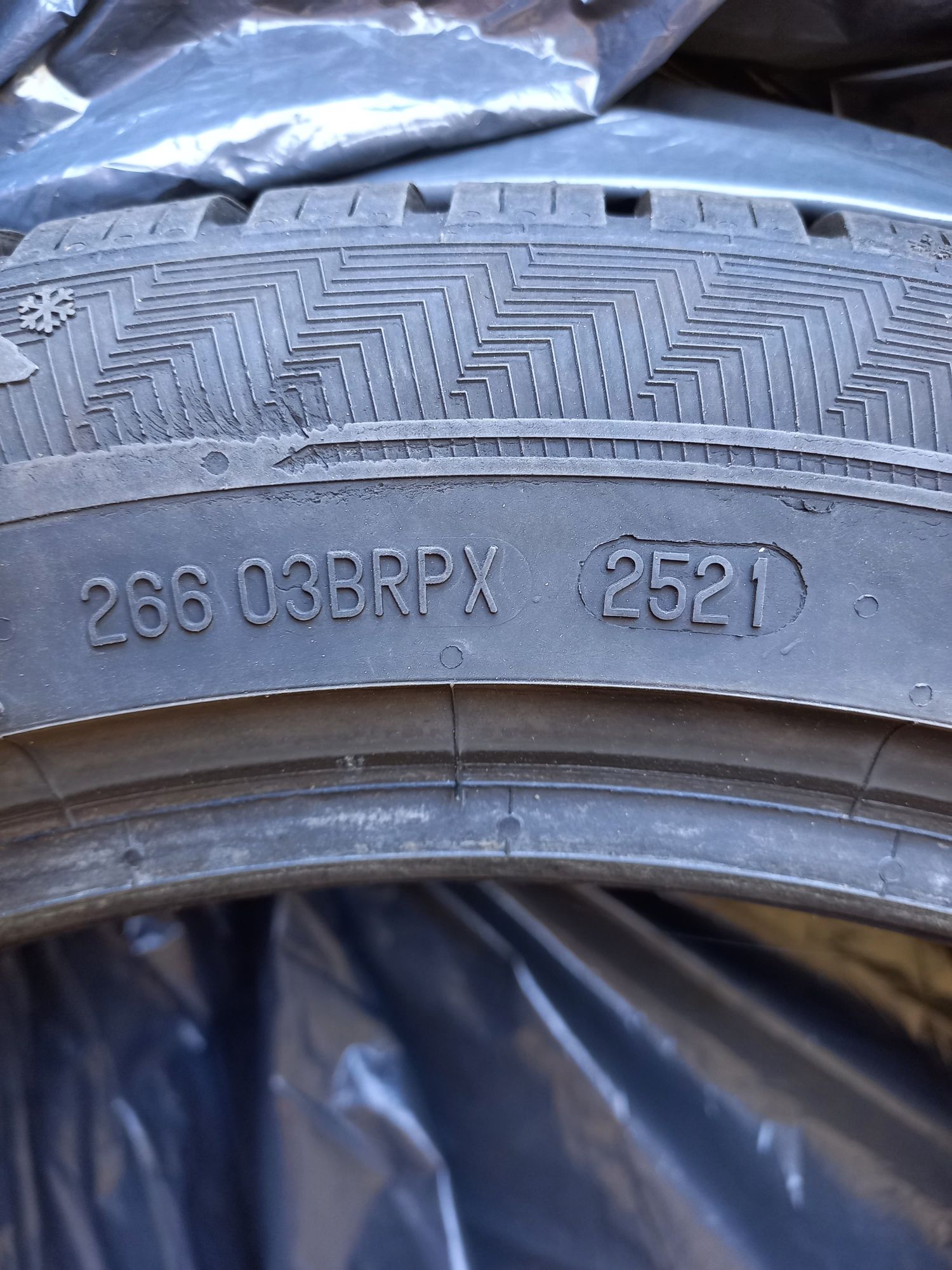 Зимни гуми 235 / 45 / 18