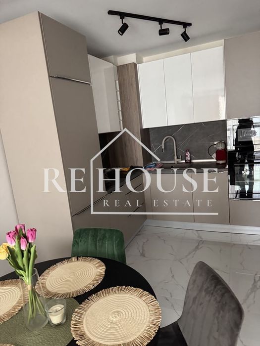 2-стаен в Варна, област-к.к. Св.Св. Константин и Елена площ 68 цена 2