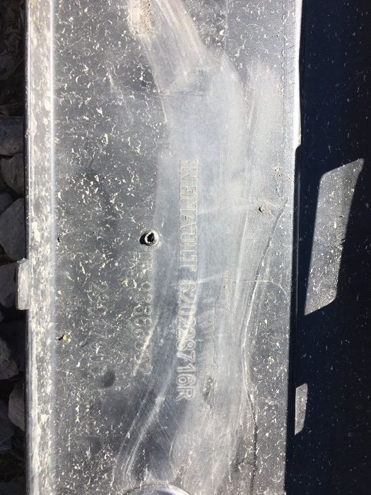 Предна броня и Ляв фар за Opel Vivaro Hella 2014-2019