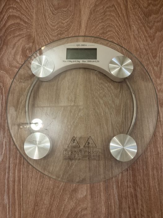 Продам весы напольные.
