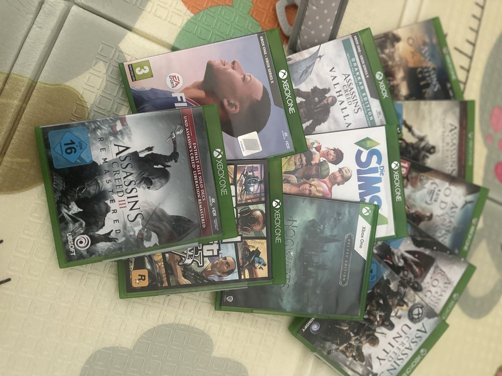 Xbox One s/ 1 Т.  /един джойстик и 11 игри
