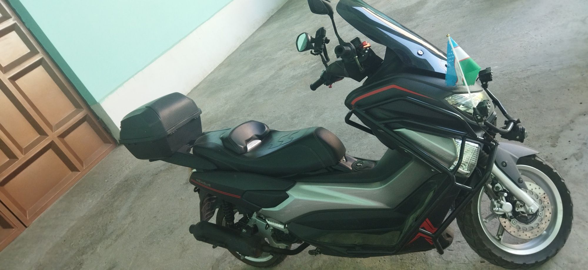 Продам скутер Ямаха N Max
