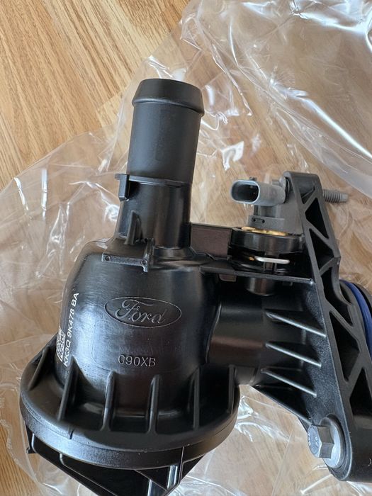 Оригинален термостат 2350518 за FORD V363/Mk7