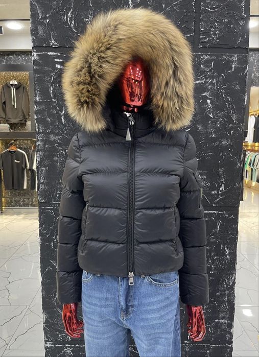 geci de dama Moncler blana naturala