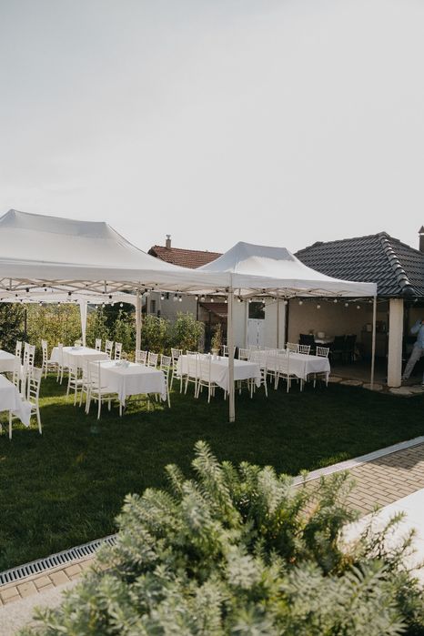 Corturi pentru evenimente de închiriat