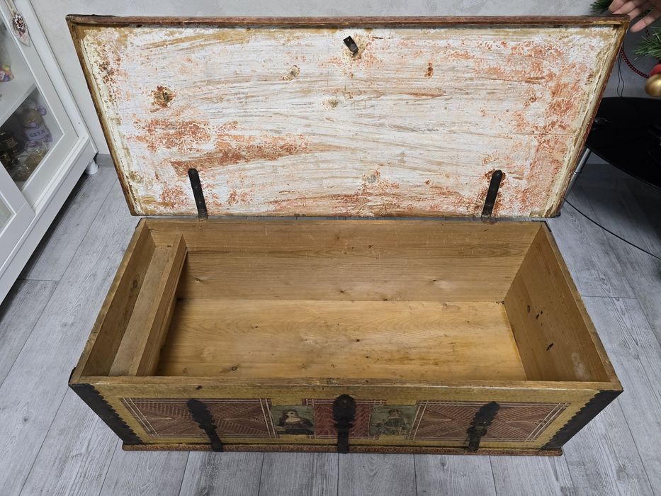 Lada de zestre pictata - zona Munteniei (jud. Prahova)