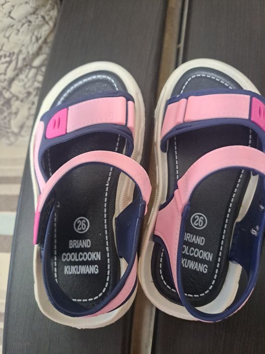 Босоножки новые резиновые