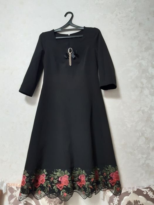 Продаю платье размеры 46-48