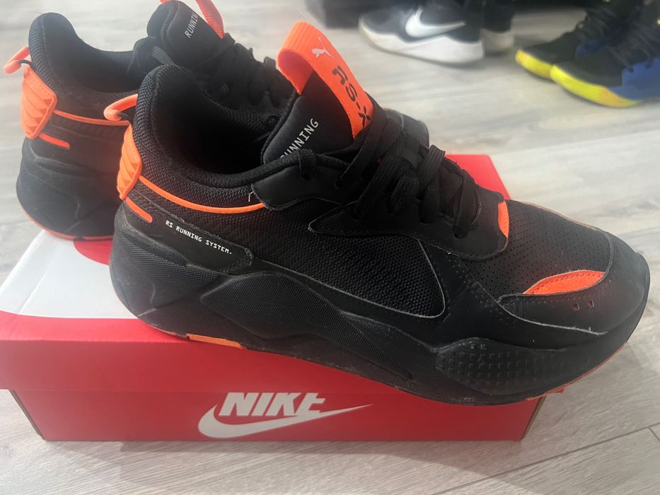 Маратонки Puma и Nike