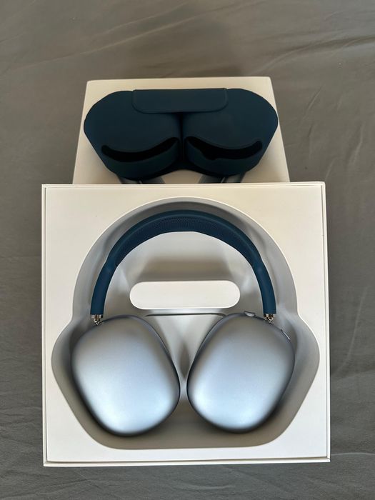 airpods max синего цвета