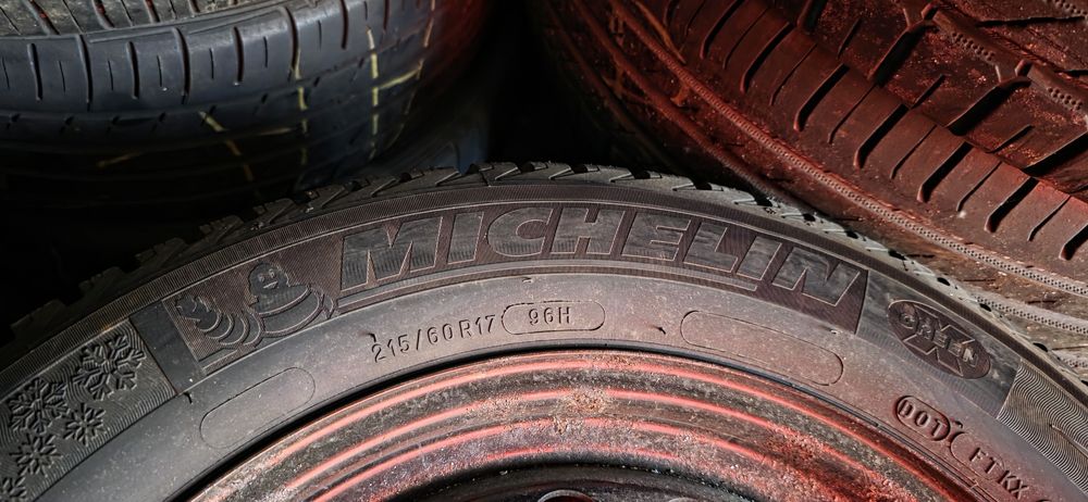 Гуми 4бр 215/60/17 - 1бр- 99лв