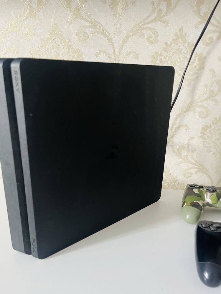 Ps4 slim 2 контроллера