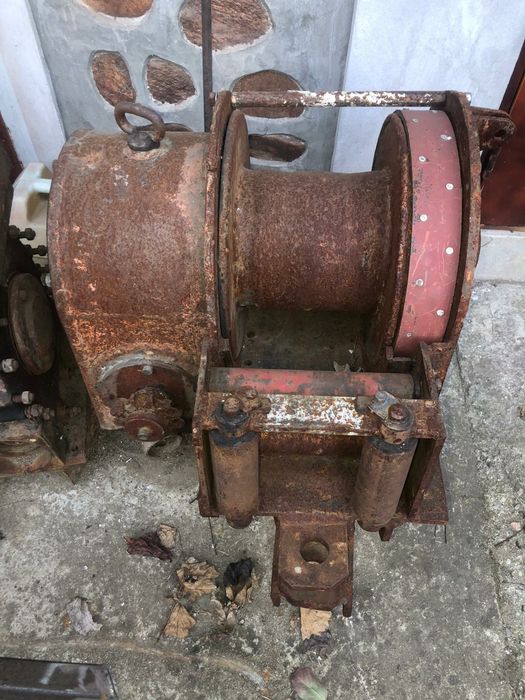 Troliu mecanic pentru 445/550 /640
