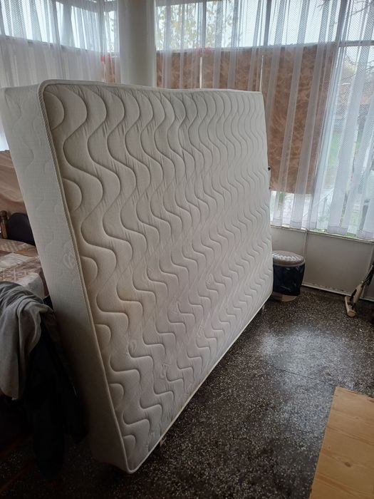 Мебели. Кнежа. Продават се, много запазени-като нови. При интерес 0899