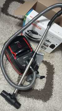 Aspirator cu spălare Bosch Aqua Wash & Clean negru -rosu .