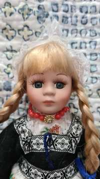 Фарфоровая кукла из Голландии