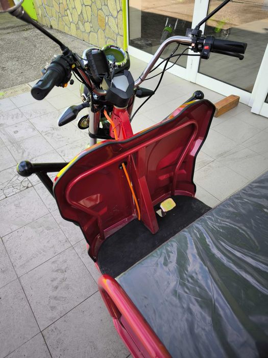 Електрическа товарна триколка HEAVY CARGO 2000W/60V/42Ah - RED