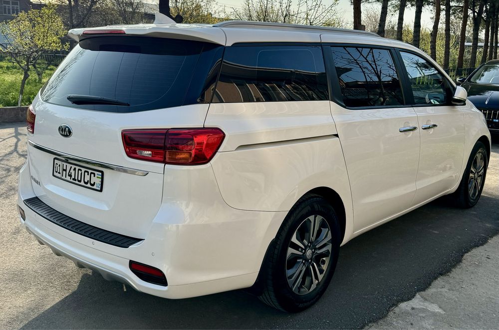 КИА Карнивал минивен