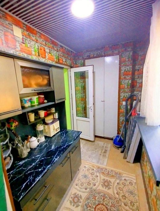 Квартира продаётся Чиланзар 25 квартал 1в2/3/5 меб тех 42м2 2*6 бал