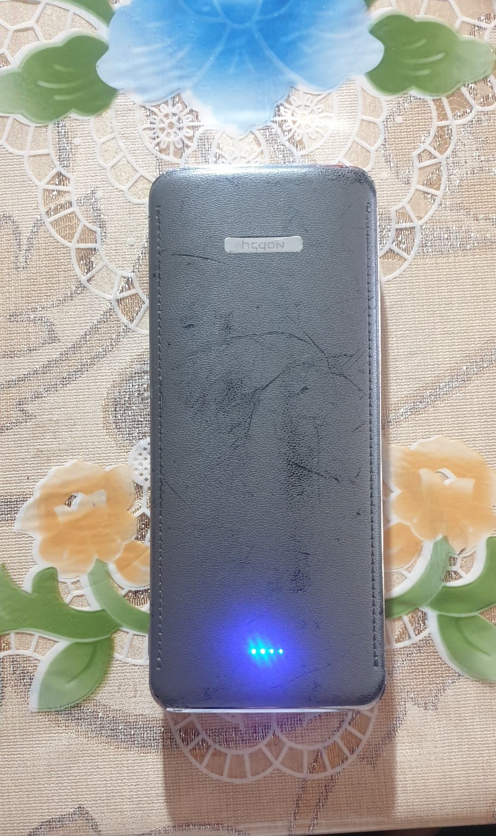 Продаётся POWER BANK оригинальный цена 350 тысяч