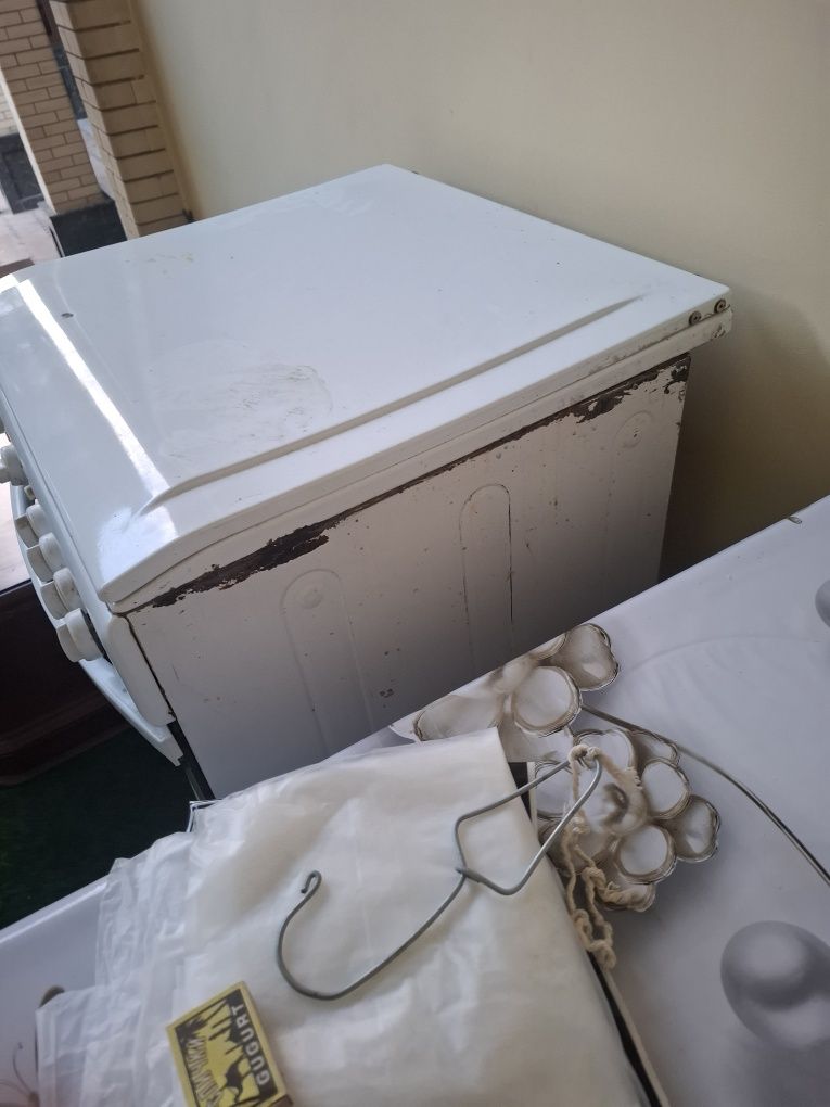 Продаётся  газовая  плита  б/у