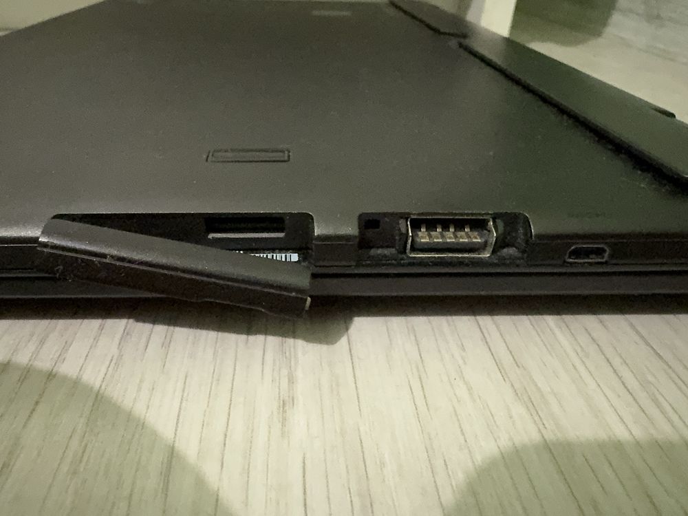 Разглобяем лаптоп Lenovo ThinkPad Helix Ultrabook Pro