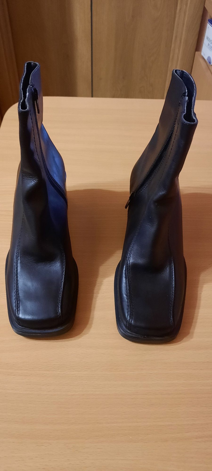 Botine de dama din piele