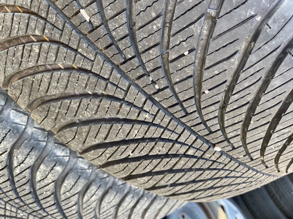 Гуми с джанти Мерцедес 255/55R18