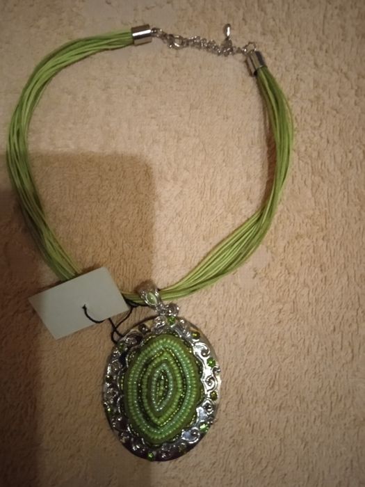 Новое колье. Чешская бижутерия.