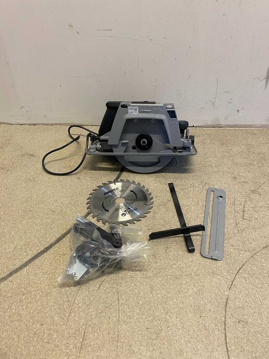 052130	Циркуляр ръчен ø200x30mm 1800W RDP-CS30