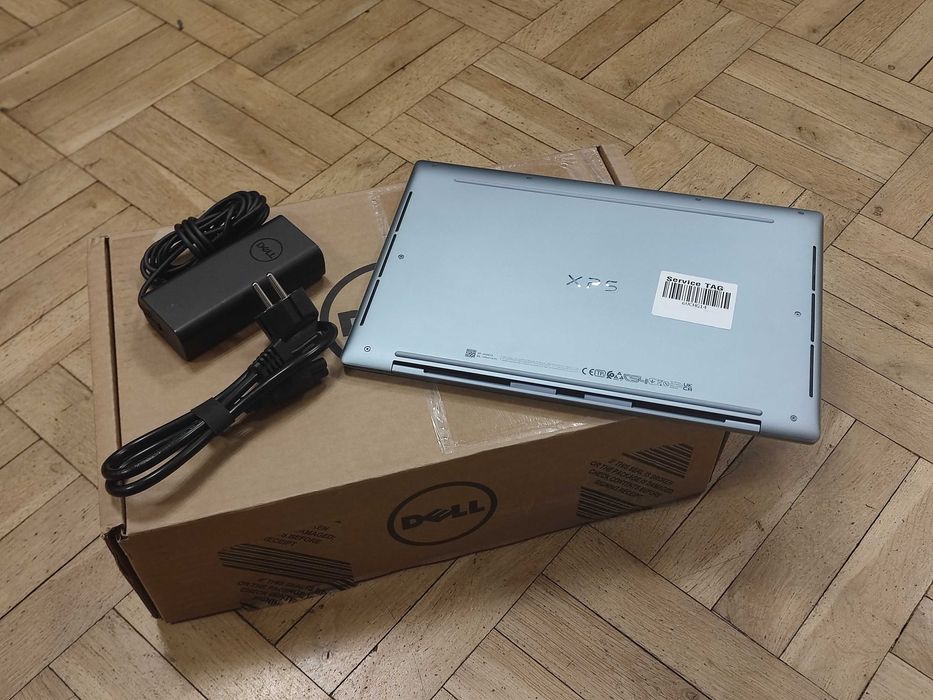 Лаптоп DELL XPS 13 9315, i7-1250U, 16GB DDR5, 500GB SSD NVME