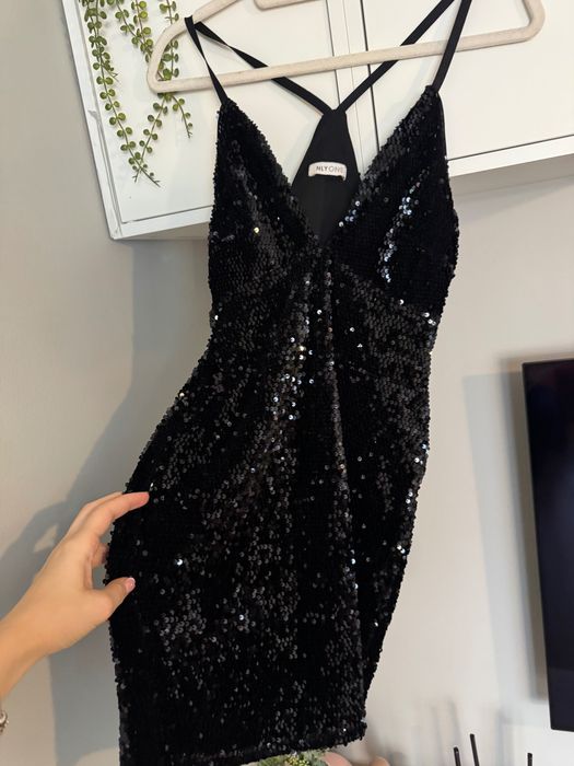 Къса черна рокля с пайети Nly One