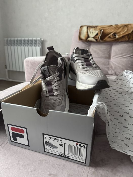 женские кроссовки Fila