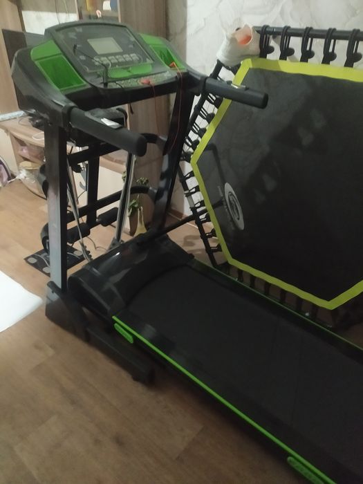 Беговая дорожка электрическая.