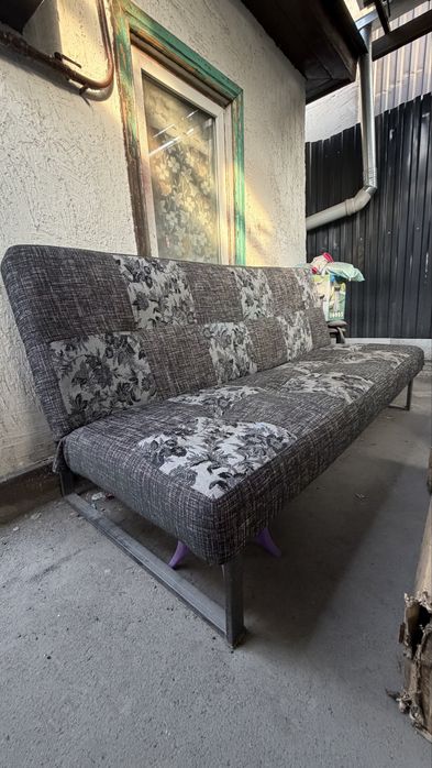 Продам диван раскладной срочно !!!