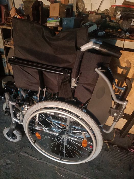 Кресло инвалидное прогулочное.