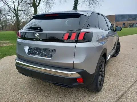 Inchirieri auto Bucuresti 7 locuri Rent a car Bucharest van 7 locuri