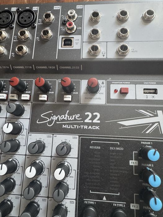 Миксер Soundcraft Signature 22 MTK.
