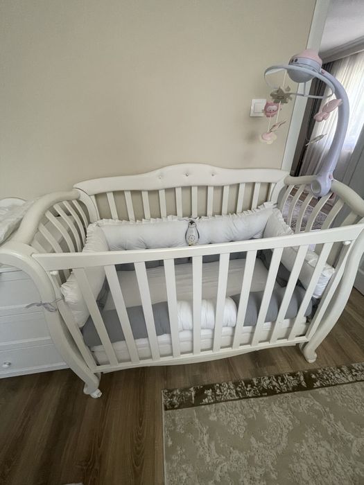 Patut bebe lemn masiv