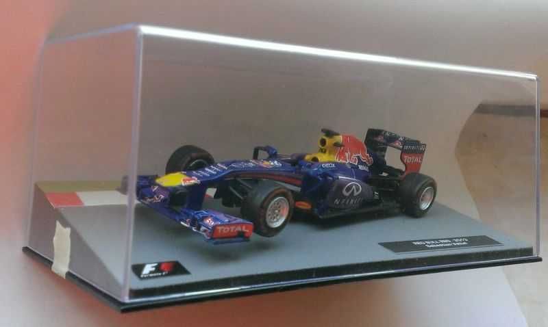 Macheta Red Bull RB9 Vettel Campion Formula 1 2013 - Altaya 1/43 F1