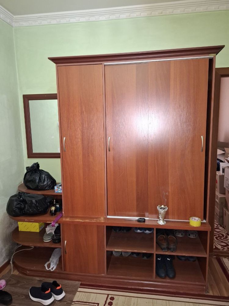Хороший шкаф для прихожей